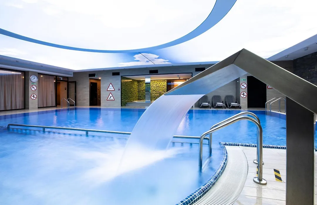 Hotel Crocus-1